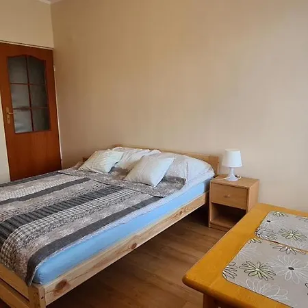 Moris 2 Goscinne Homestay *