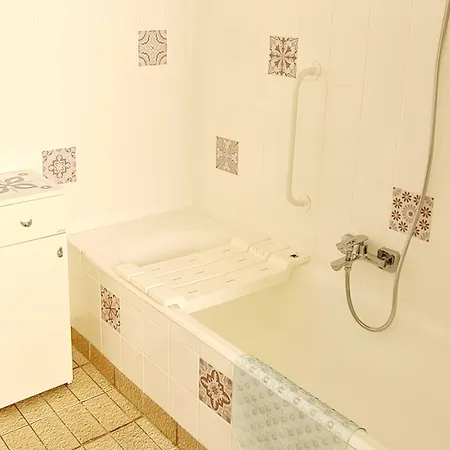 Moris 2 Goscinne * Łeba