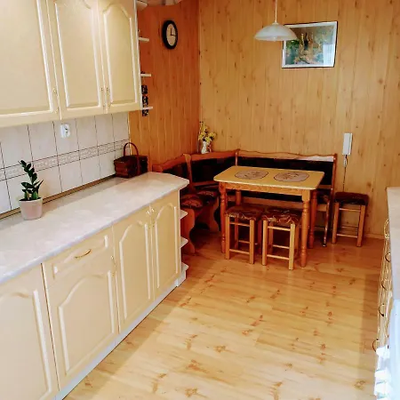 Moris 2 Goscinne Homestay *