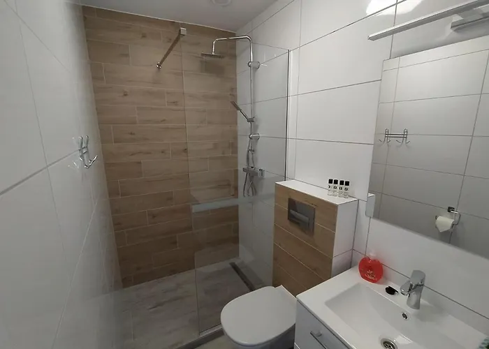 Moris 2 Gościnne